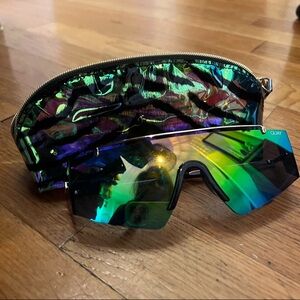 Quay Sunglasses - Like New